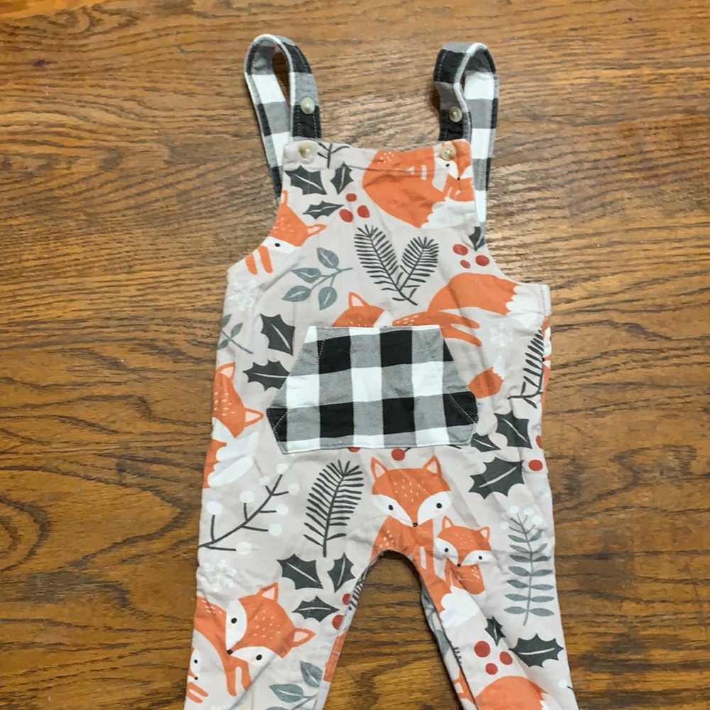 (5/$25) Winter woodland overalls 🦊